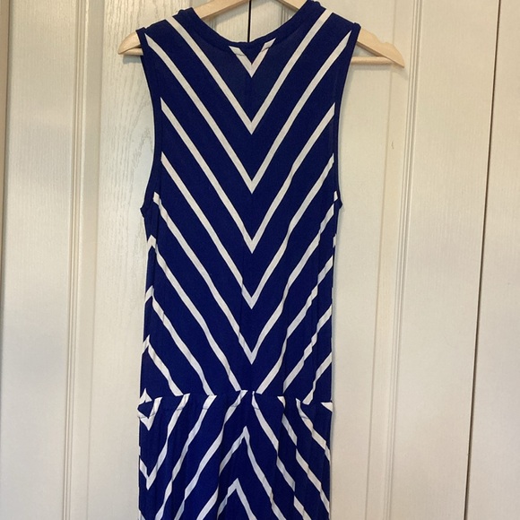 EUC Joe Fresh Chevron Maxi dress. Royal blue and white. Size medium. - Picture 7 of 7